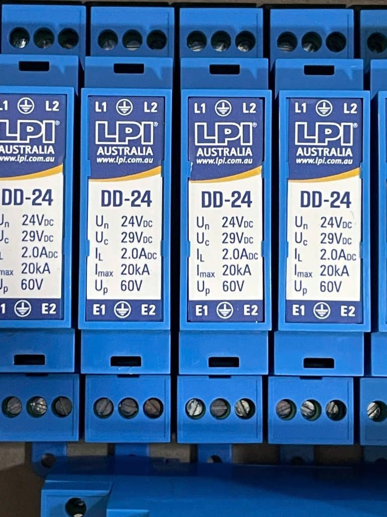 Thiết bị cắt sét DC DD-24 – Bảo vệ tối ưu cho các đường truyền tín hiệu và dữ liệu